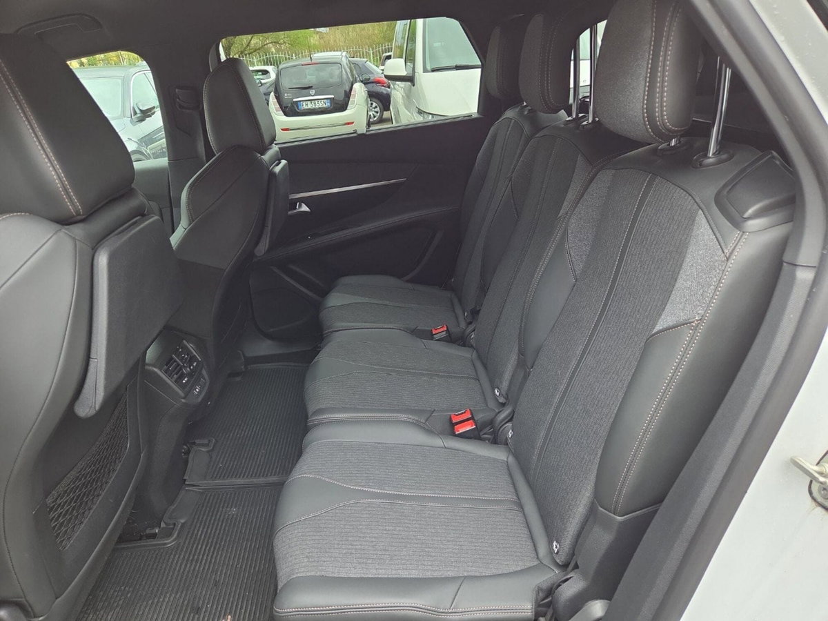 Peugeot 5008 BlueHDi 130 S&S EAT8 GT Line (10)