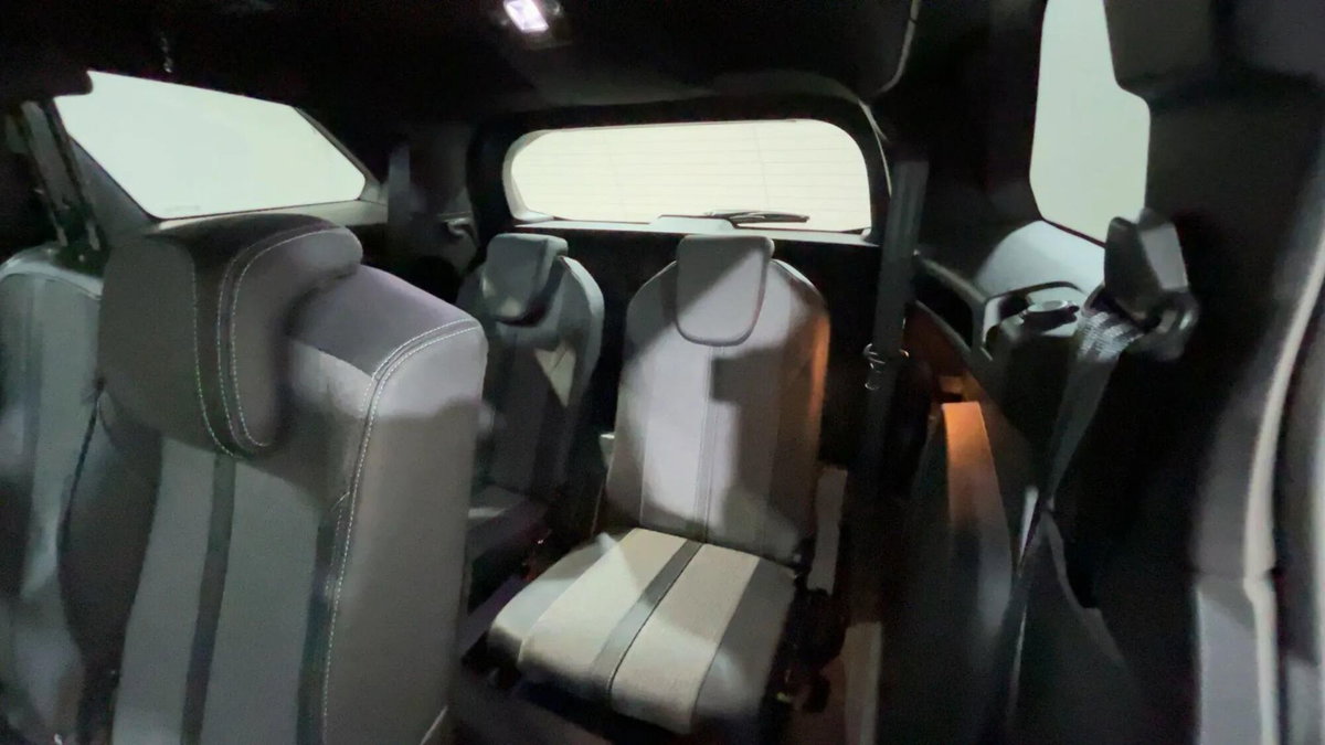 Peugeot 5008 1.5 bluehdi Allure Pack s&s 130cv eat8 (9)