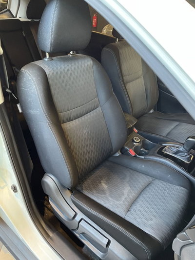 Nissan X-Trail 2.0 dCi 4WD Acenta (15)