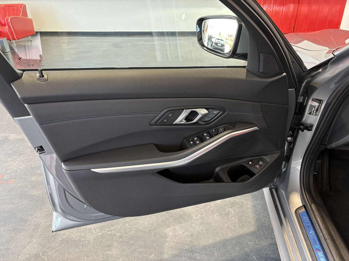 BMW Serie 3 Touring 330e  MSport Pro auto (16)
