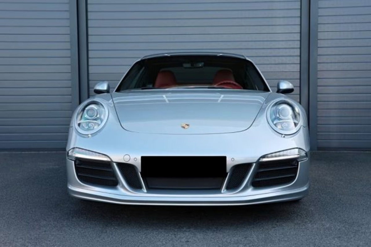 Porsche 911 Coupé 3.8 Carrera 4 GTS (2)
