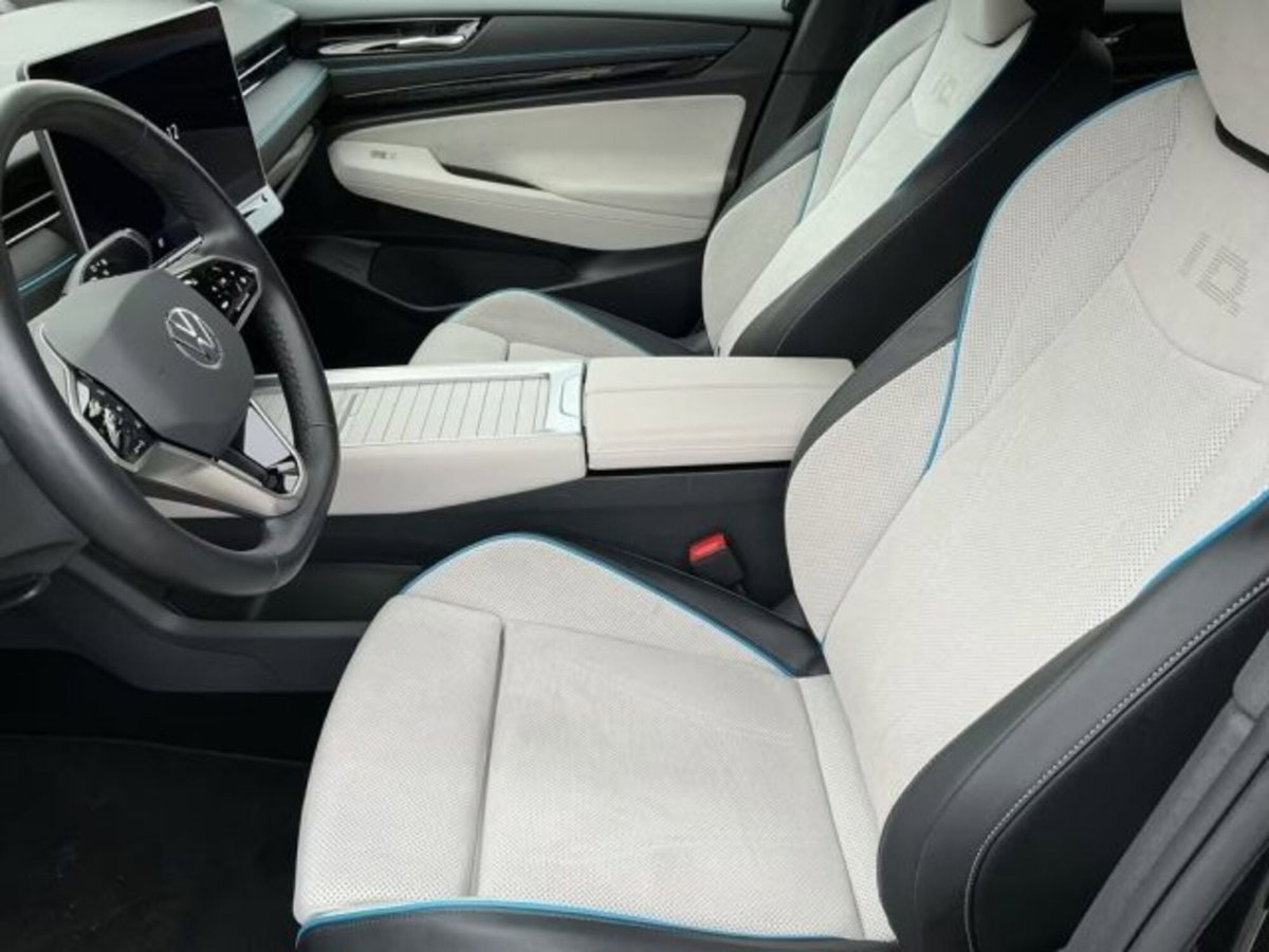 Volkswagen ID.7 77 kWh Pro 285cv (11)