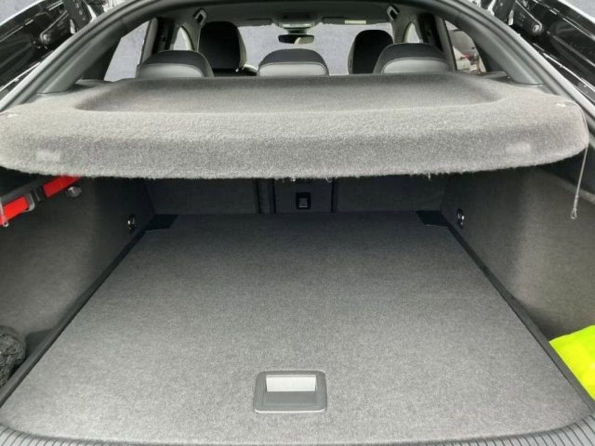 Volkswagen ID.7 77 kWh Pro 285cv (13)