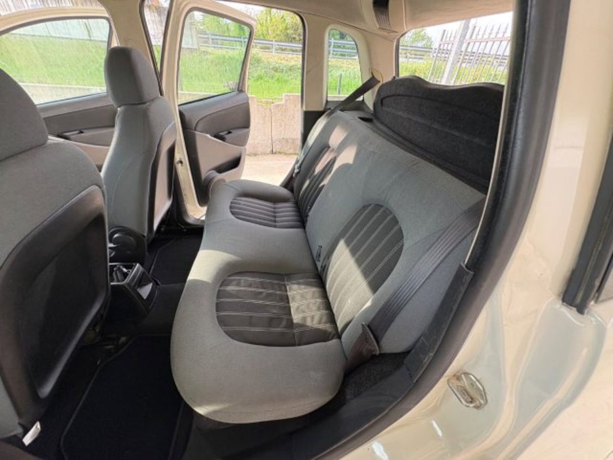 Lancia Musa 1.4 Argento Ecochic GPL (12)