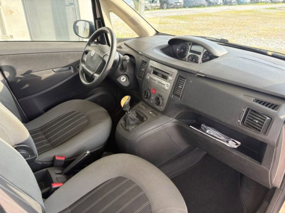 Lancia Musa 1.4 Argento Ecochic GPL (13)