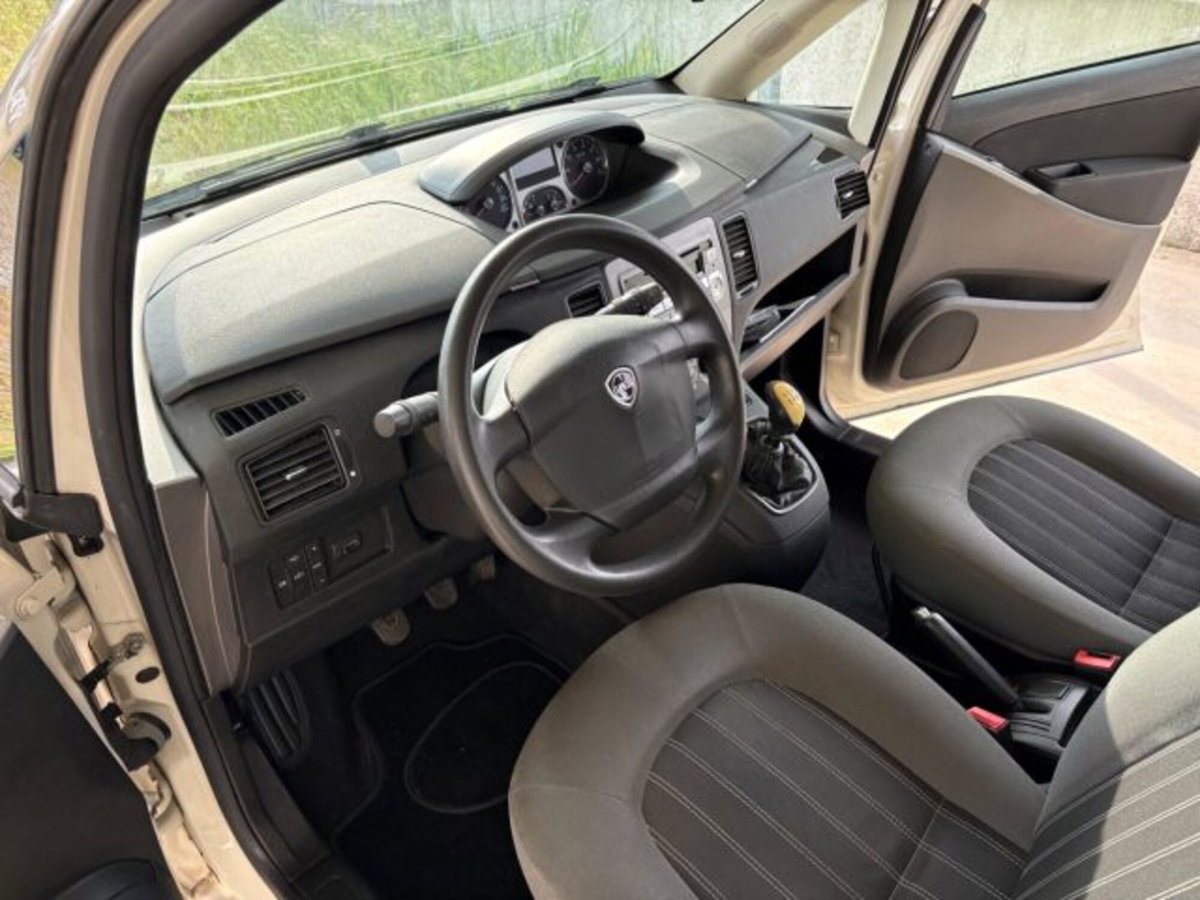 Lancia Musa 1.4 Argento Ecochic GPL (14)