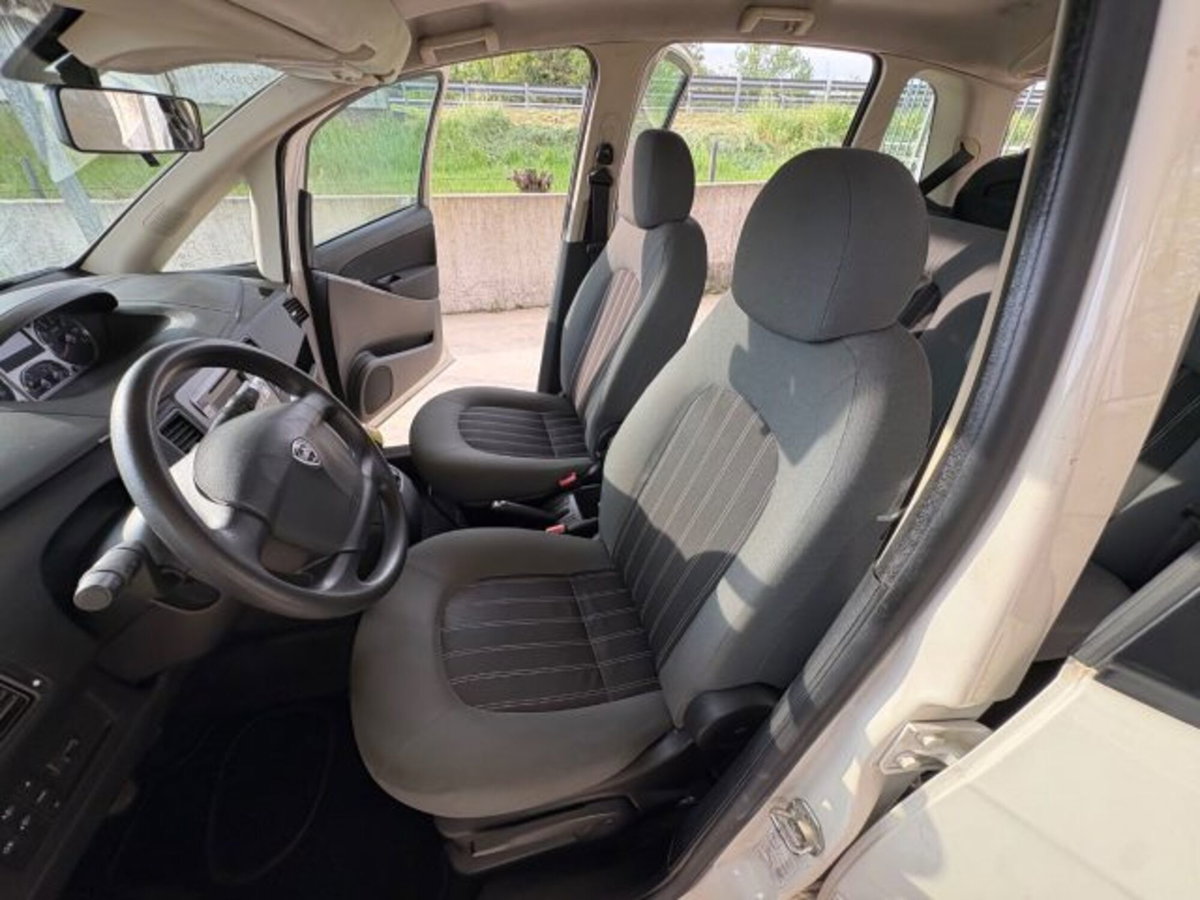 Lancia Musa 1.4 Argento Ecochic GPL (20)