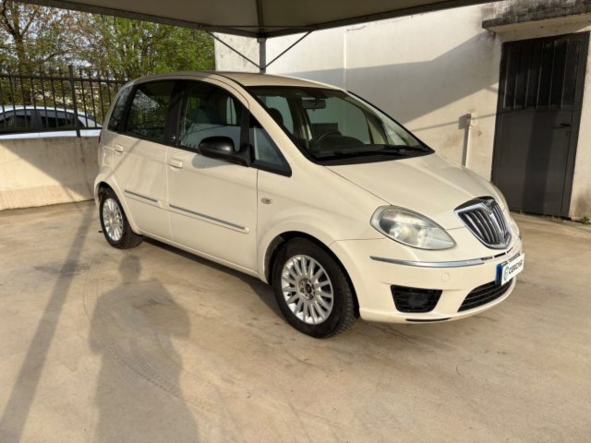Lancia Musa 1.4 Argento Ecochic GPL (3)