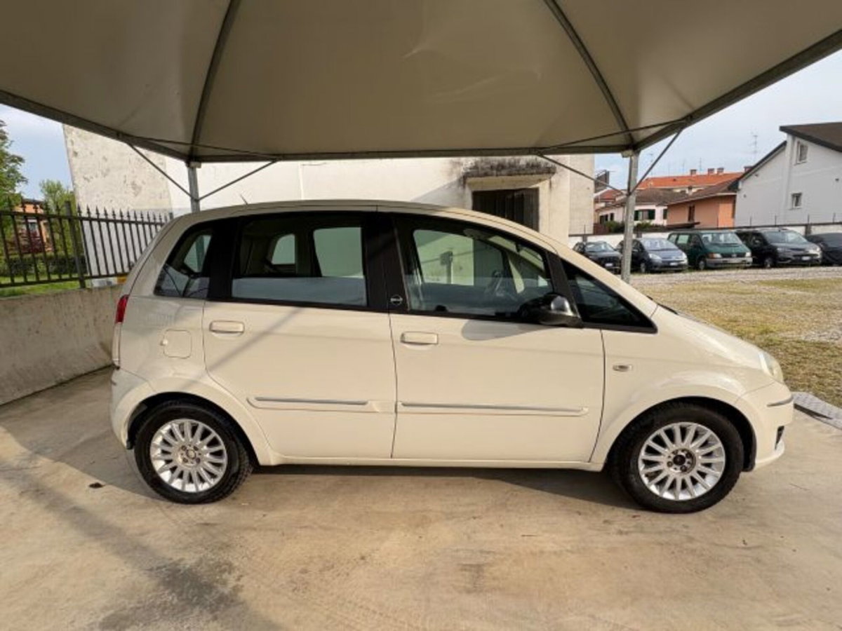 Lancia Musa 1.4 Argento Ecochic GPL (8)