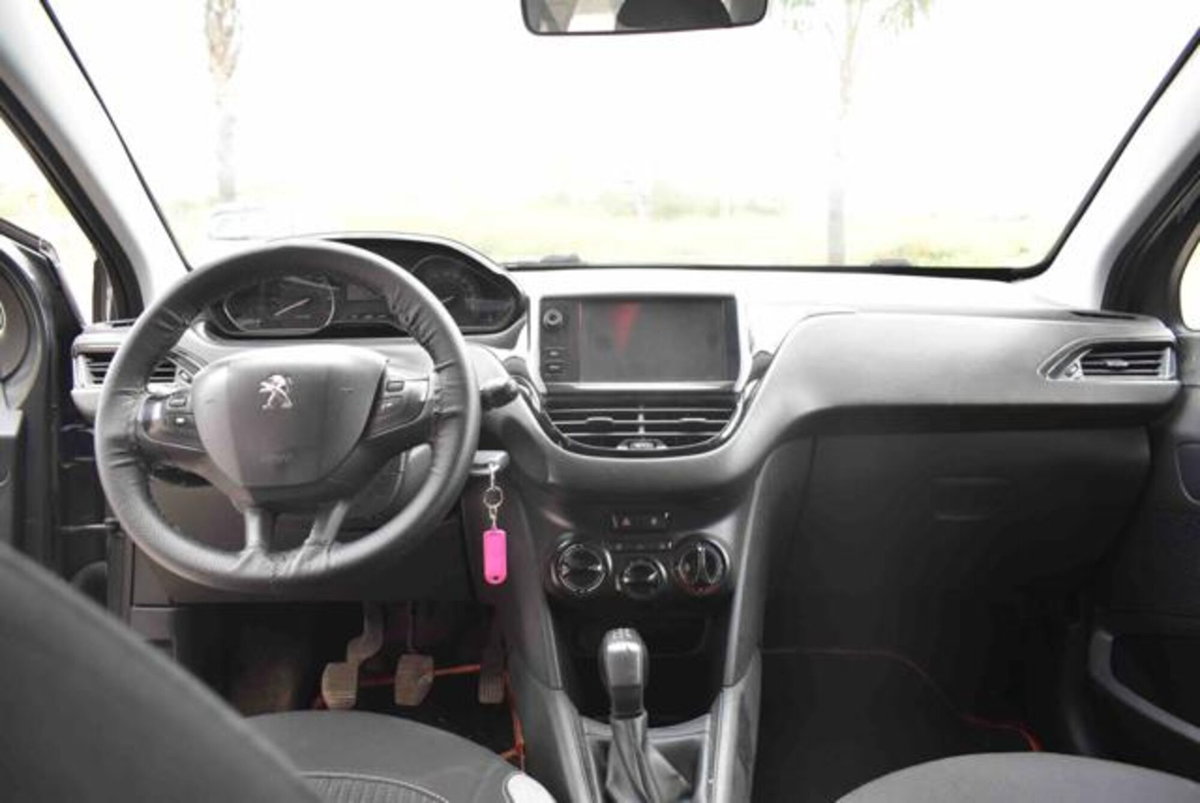 Peugeot 208 82 5 porte Allure (10)
