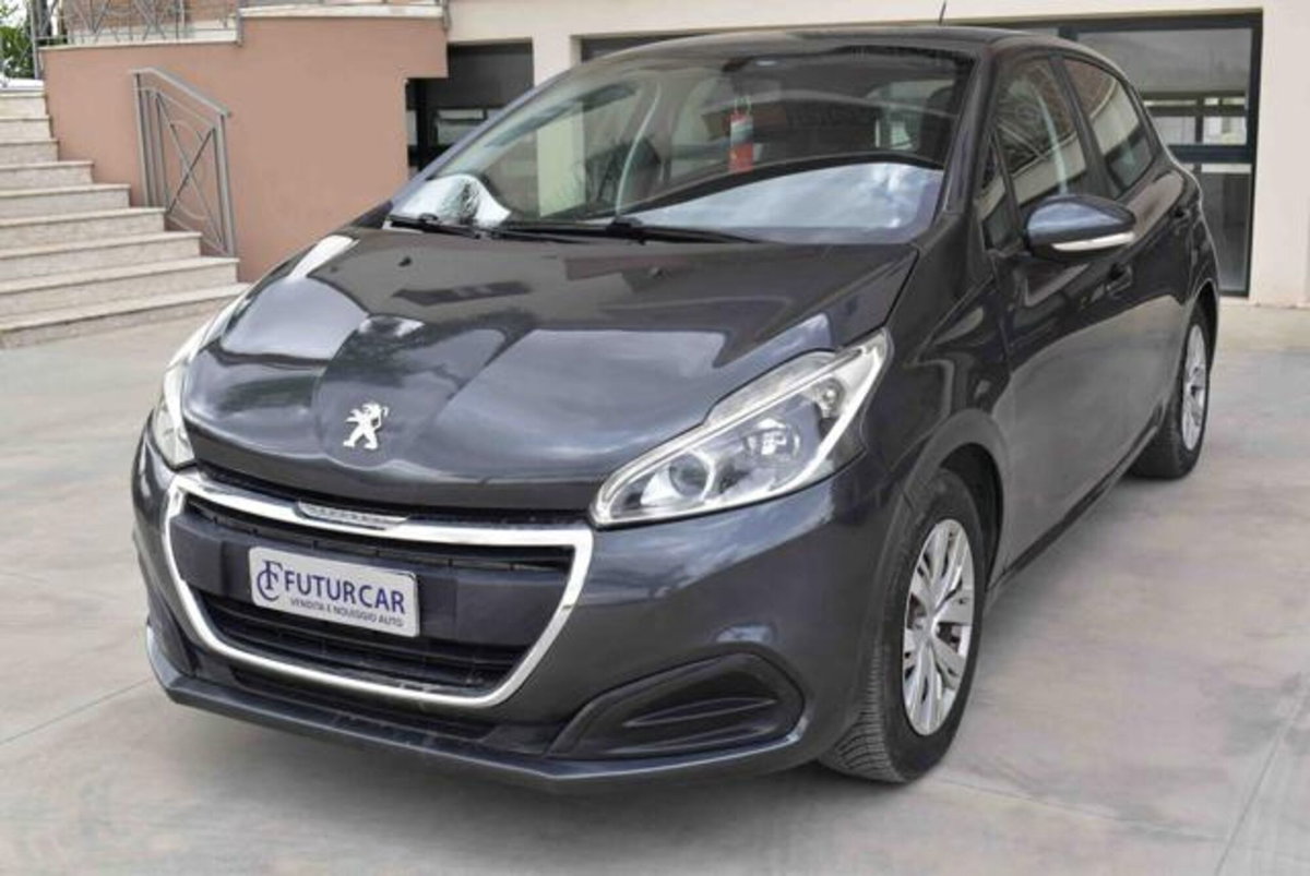 Peugeot 208 82 5 porte Allure (2)