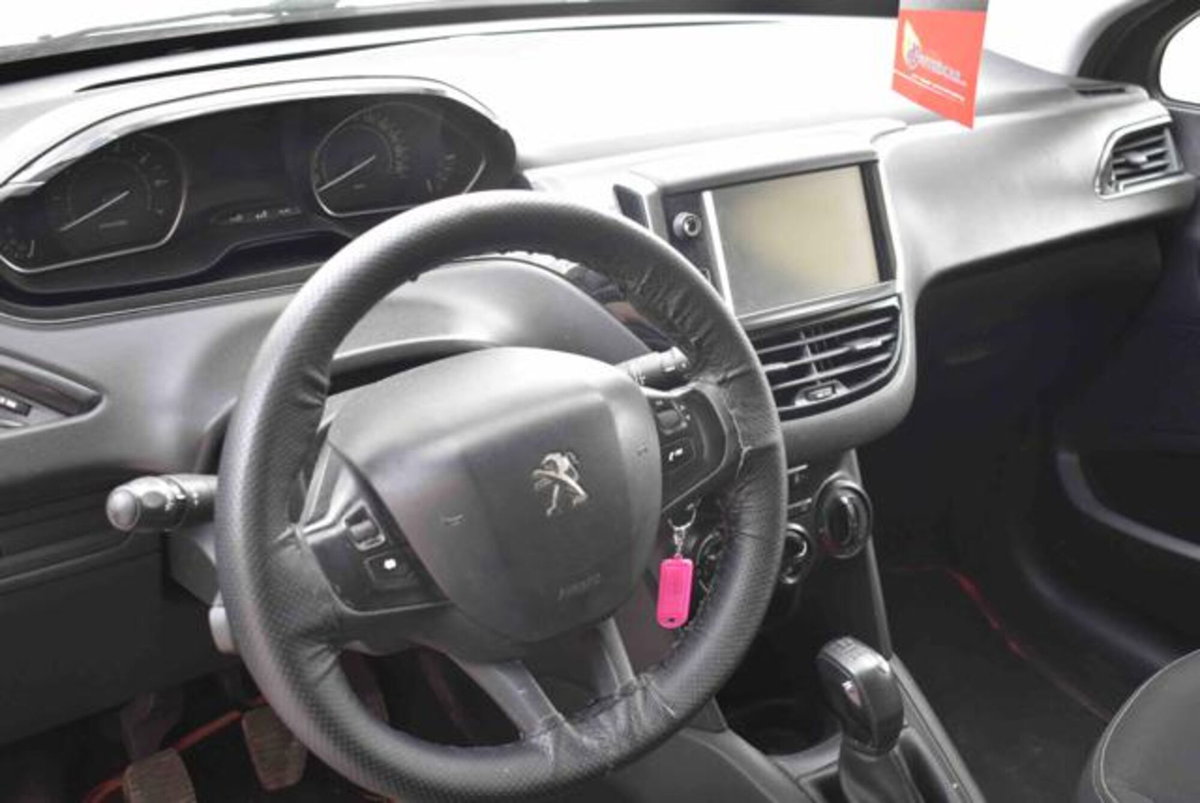 Peugeot 208 82 5 porte Allure (5)