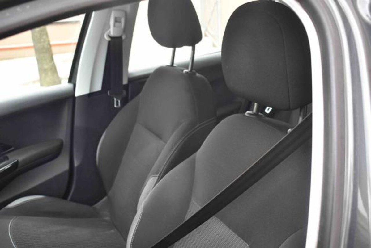 Peugeot 208 82 5 porte Allure (6)