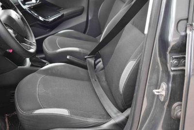 Peugeot 208 82 5 porte Allure (7)