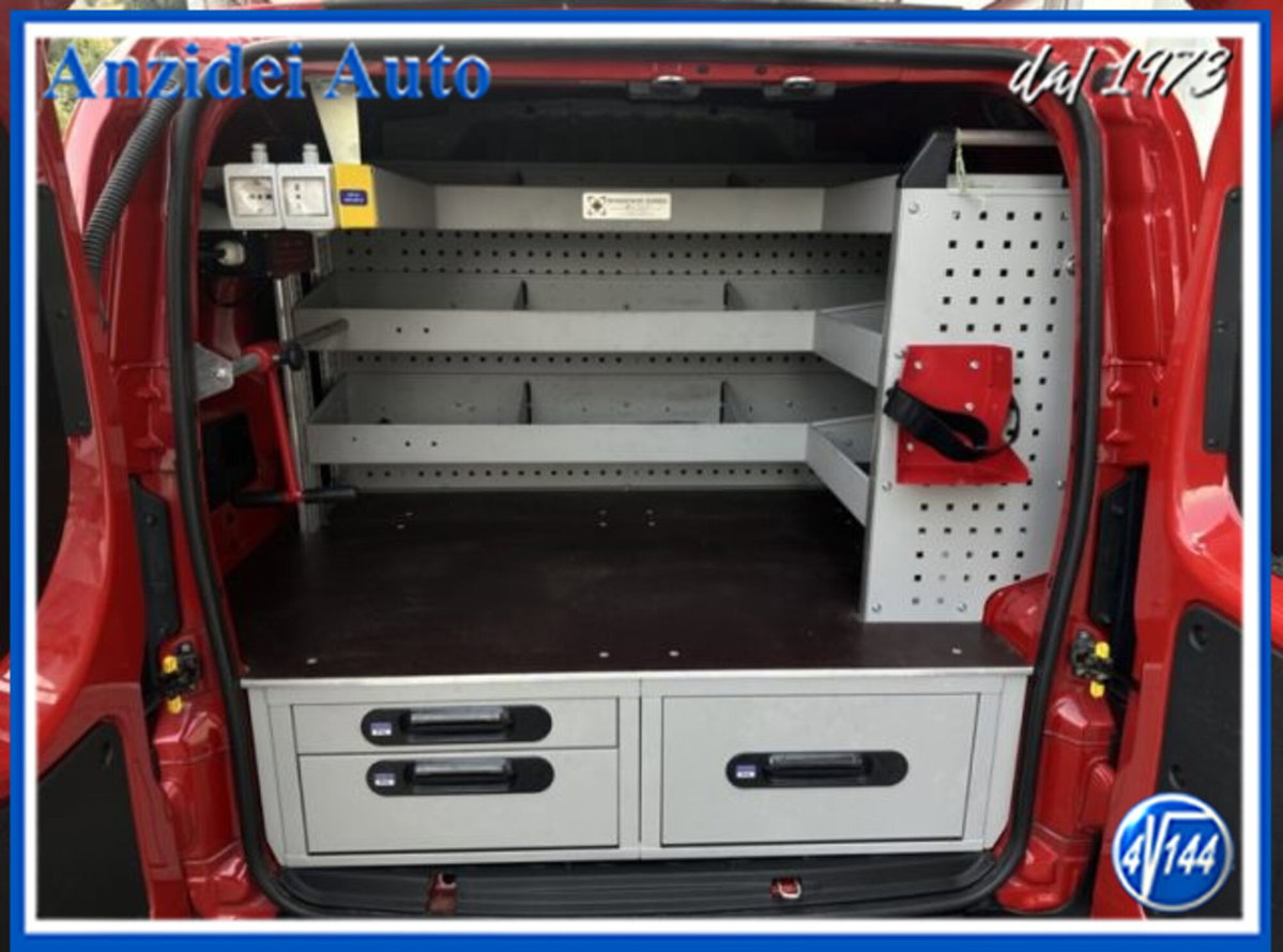 Fiat Fiorino Furgone cargo 1.3 mjt 95cv Adventure (8)