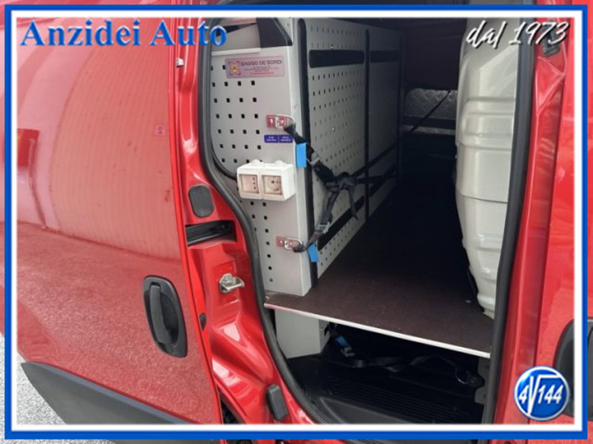 Fiat Fiorino Furgone cargo 1.3 mjt 95cv Adventure (9)