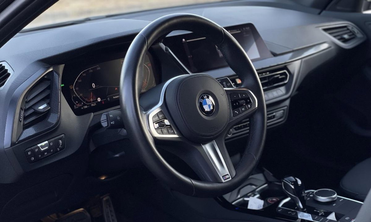 BMW Serie 1 116d 5p. Sport (6)