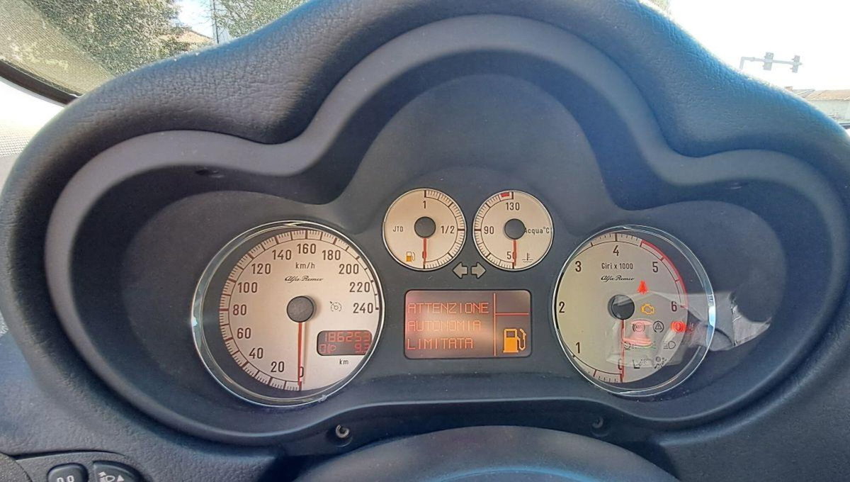 Alfa Romeo GT 1.9 JTDM 16V Progression (10)