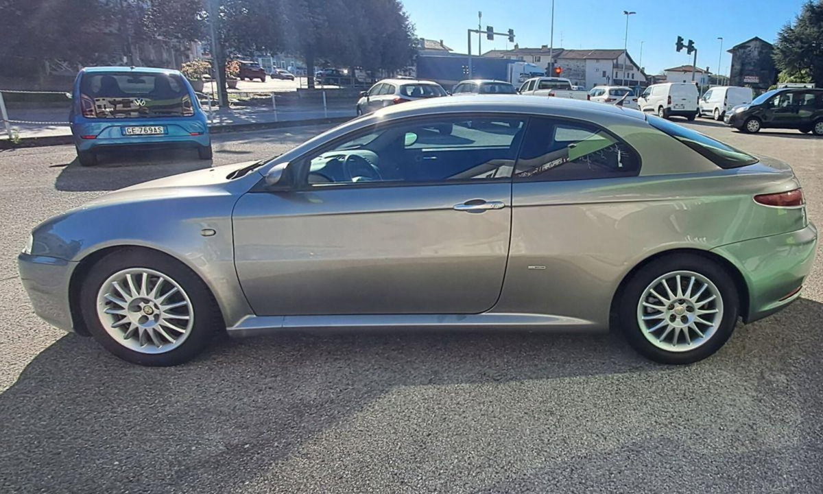 Alfa Romeo GT 1.9 JTDM 16V Progression (2)