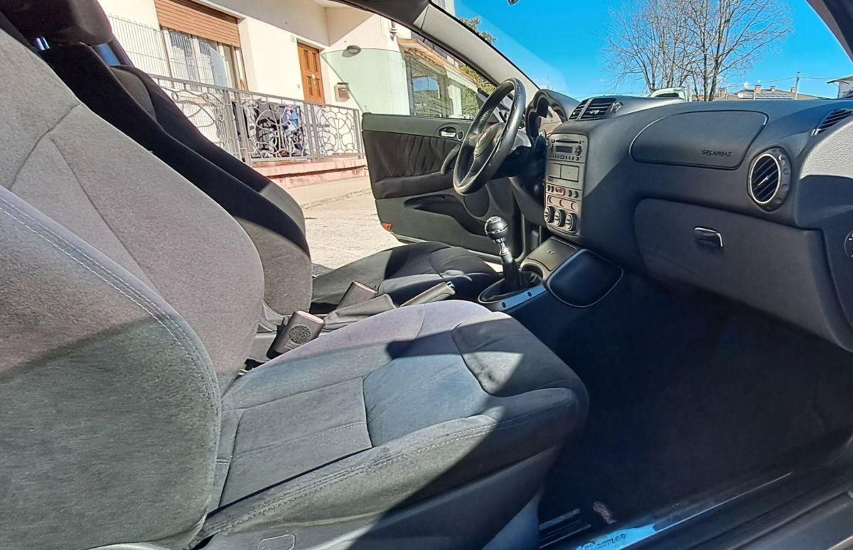 Alfa Romeo GT 1.9 JTDM 16V Progression (8)