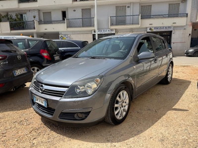 Opel Astra 1.7 CDTI 101CV 5 porte Cosmo usata