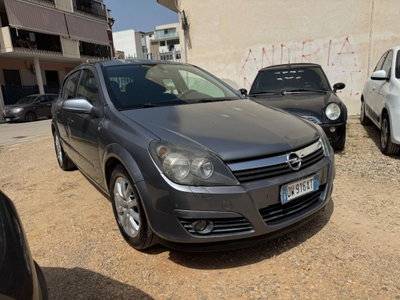 Opel Astra 1.7 CDTI 101CV 5 porte Cosmo (3)