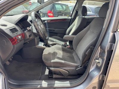 Opel Astra 1.7 CDTI 101CV 5 porte Cosmo (6)