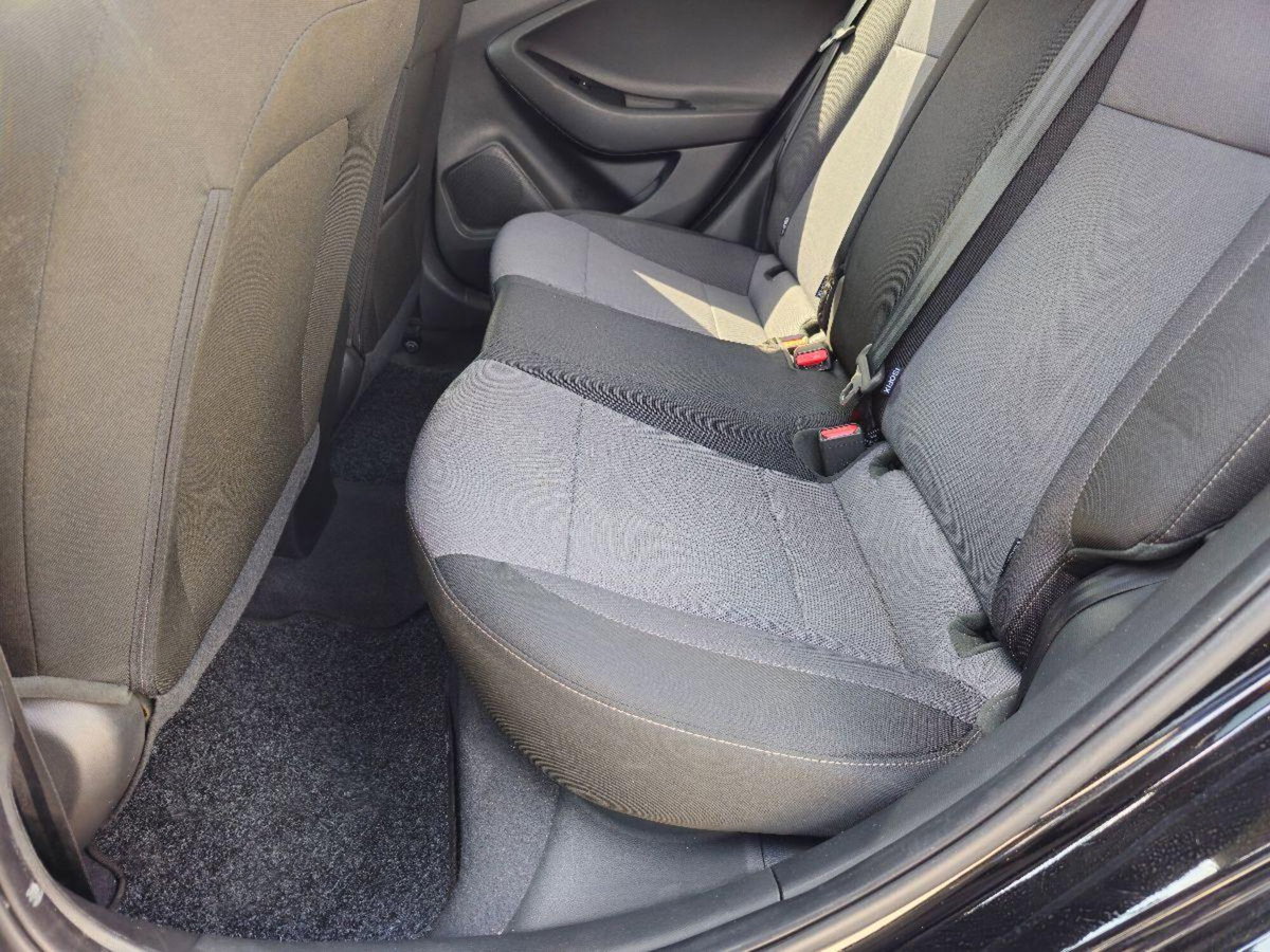 Hyundai i20 1.2 mpi Connectline mt (11)