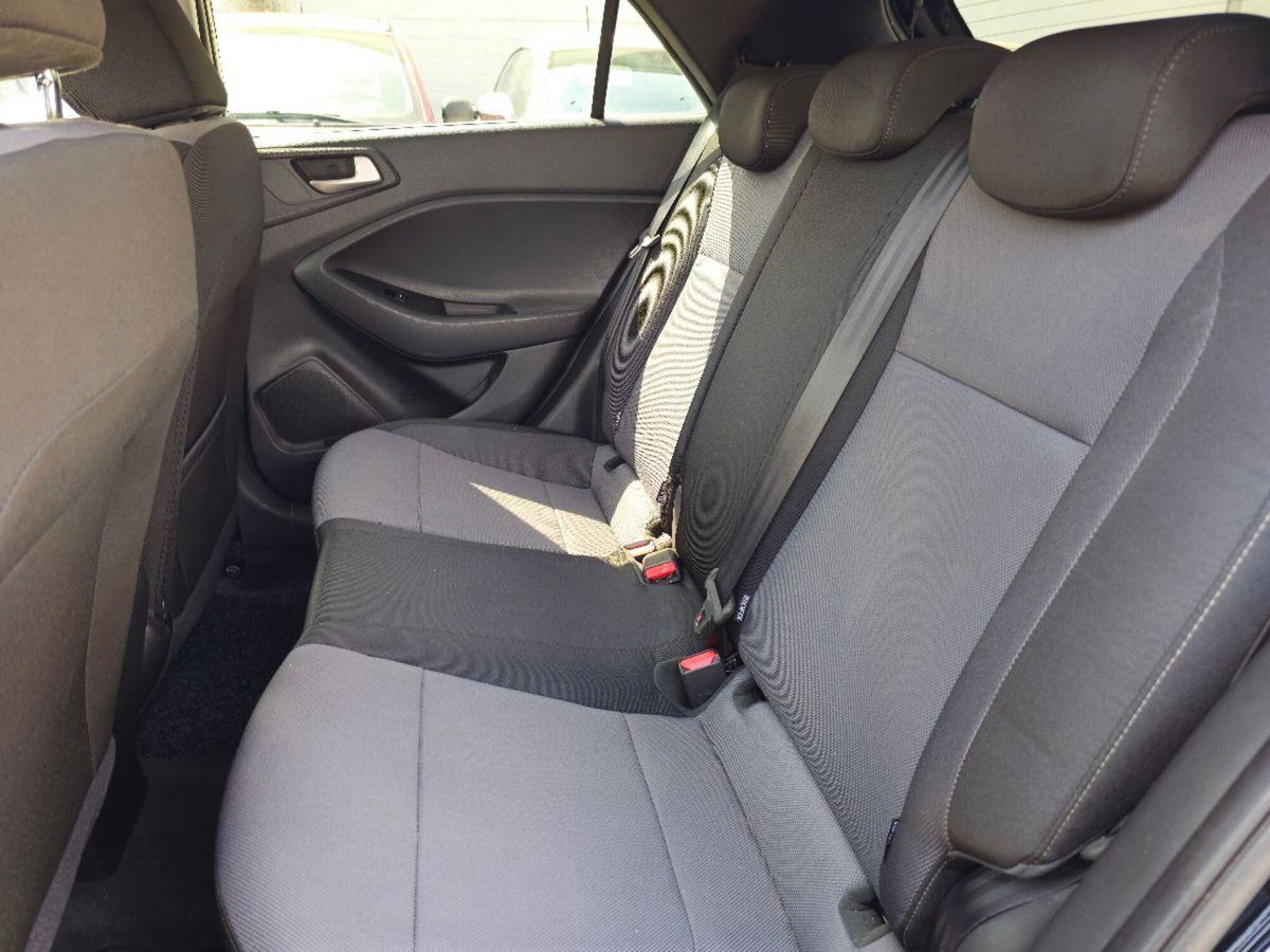Hyundai i20 1.2 mpi Connectline mt (13)