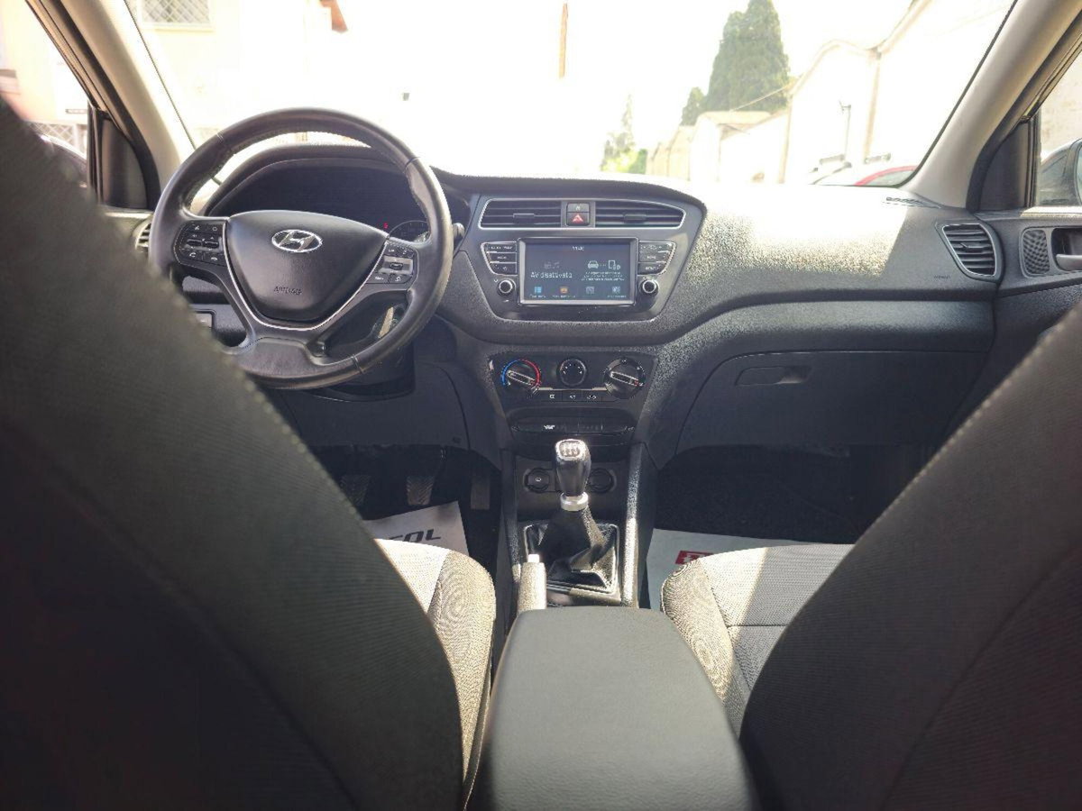 Hyundai i20 1.2 mpi Connectline mt (15)