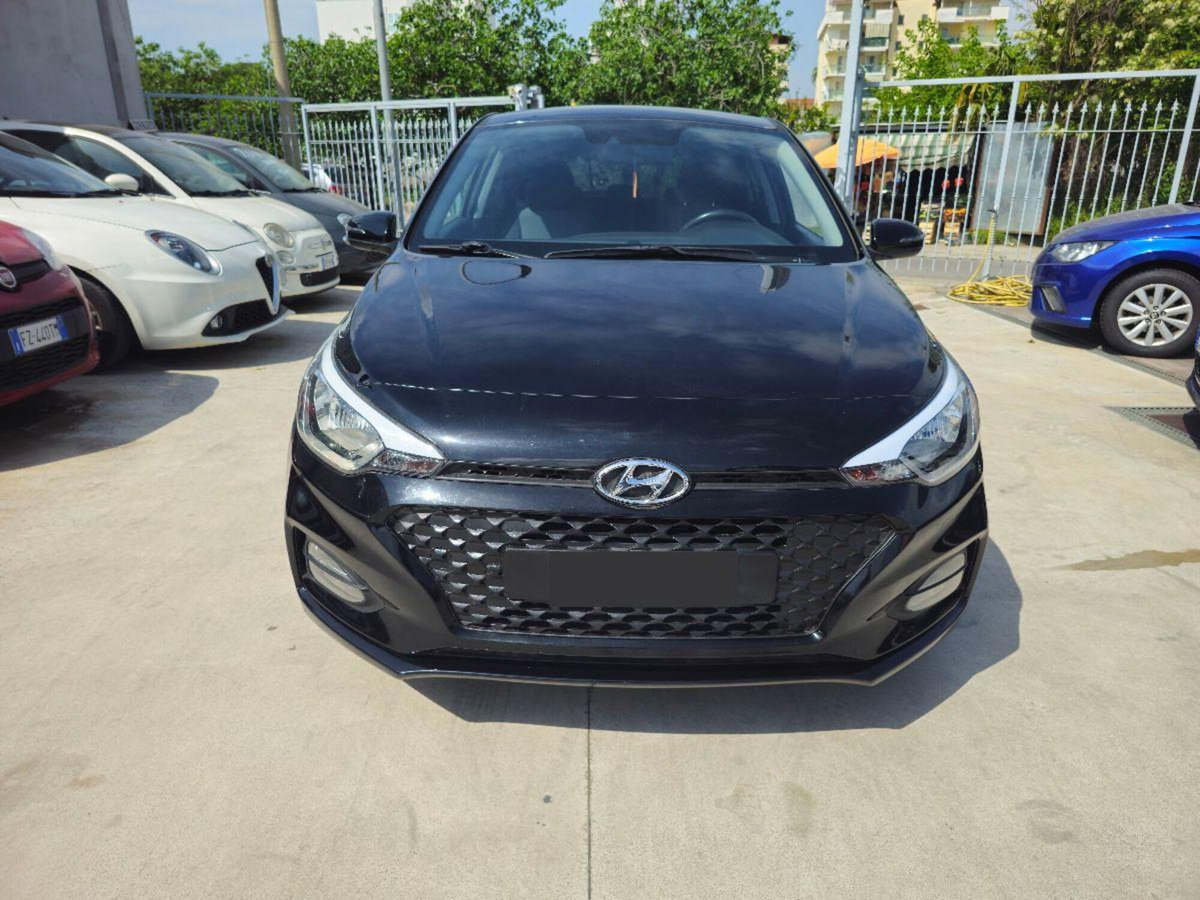 Hyundai i20 1.2 mpi Connectline mt (2)