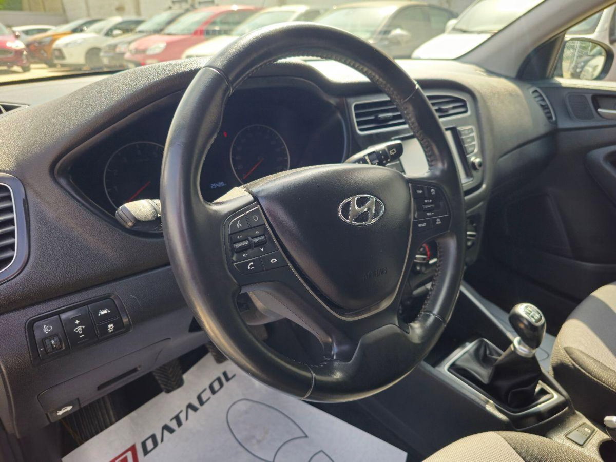 Hyundai i20 1.2 mpi Connectline mt (20)