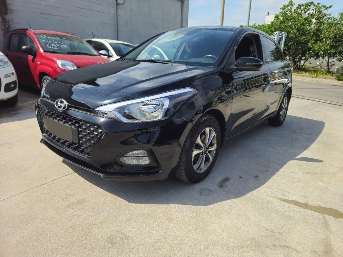 Hyundai i20 1.2 mpi Connectline mt (3)