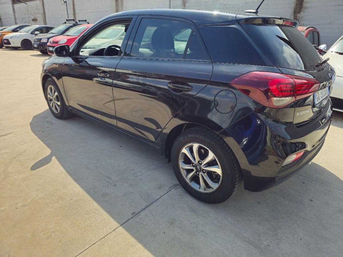 Hyundai i20 1.2 mpi Connectline mt (4)