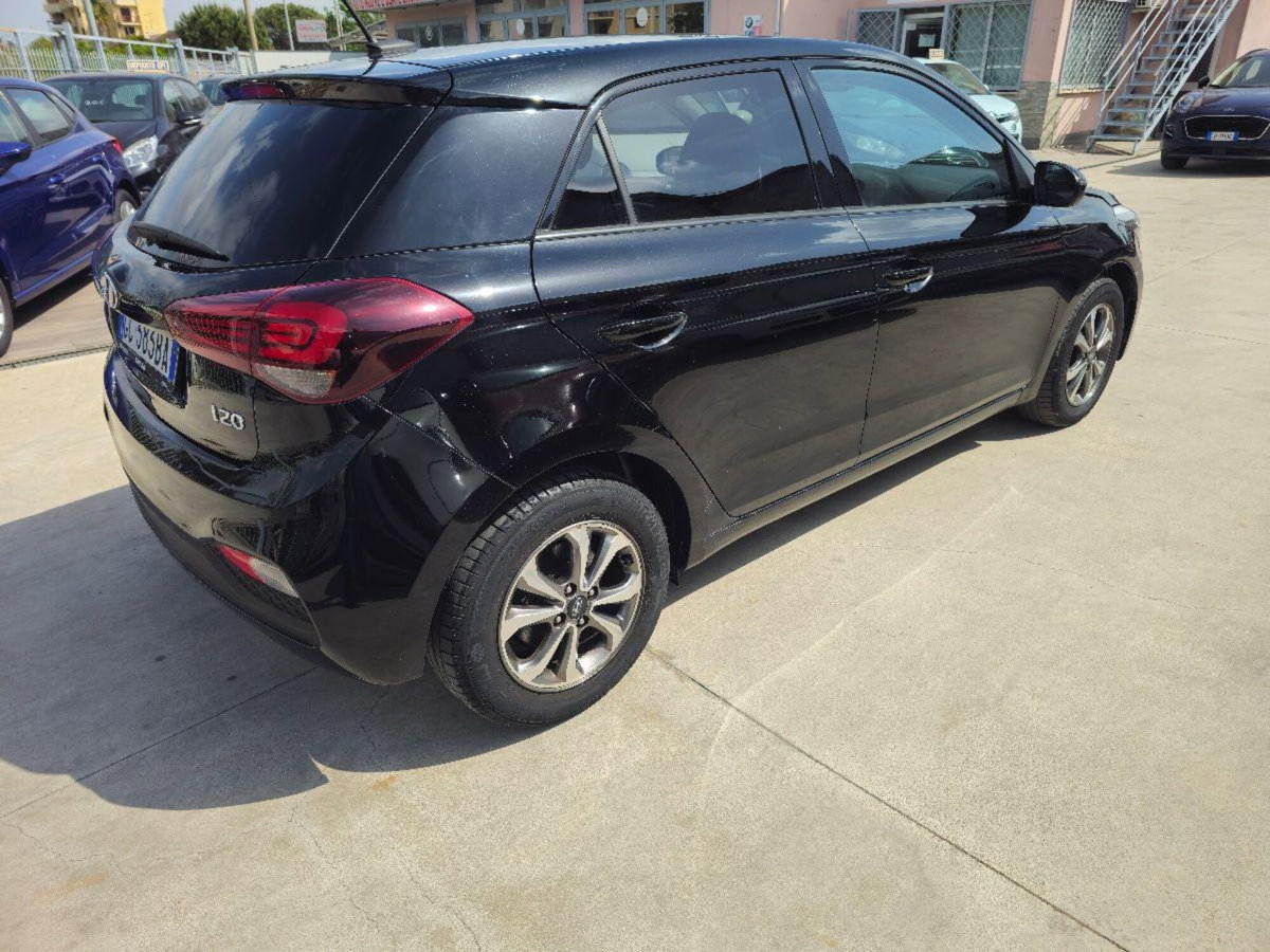Hyundai i20 1.2 mpi Connectline mt (7)