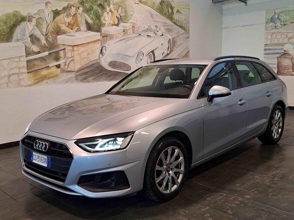Audi A4 Avant 30 TDI/136 CV S tronic Business Advanced