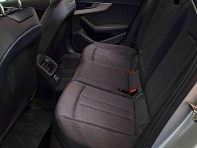 Audi A4 Avant 30 TDI/136 CV S tronic Business Advanced (13)