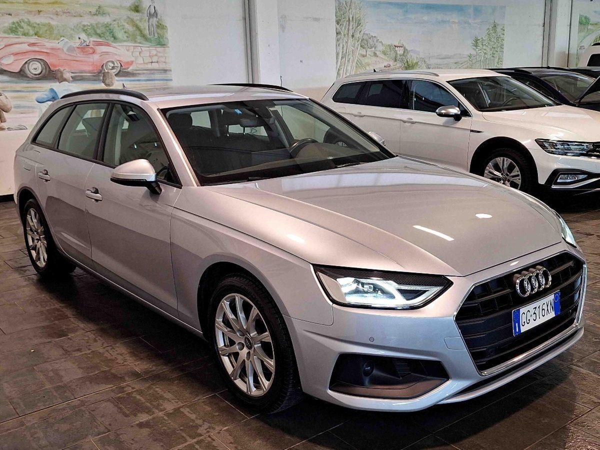 Audi A4 Avant 30 TDI/136 CV S tronic Business Advanced (2)