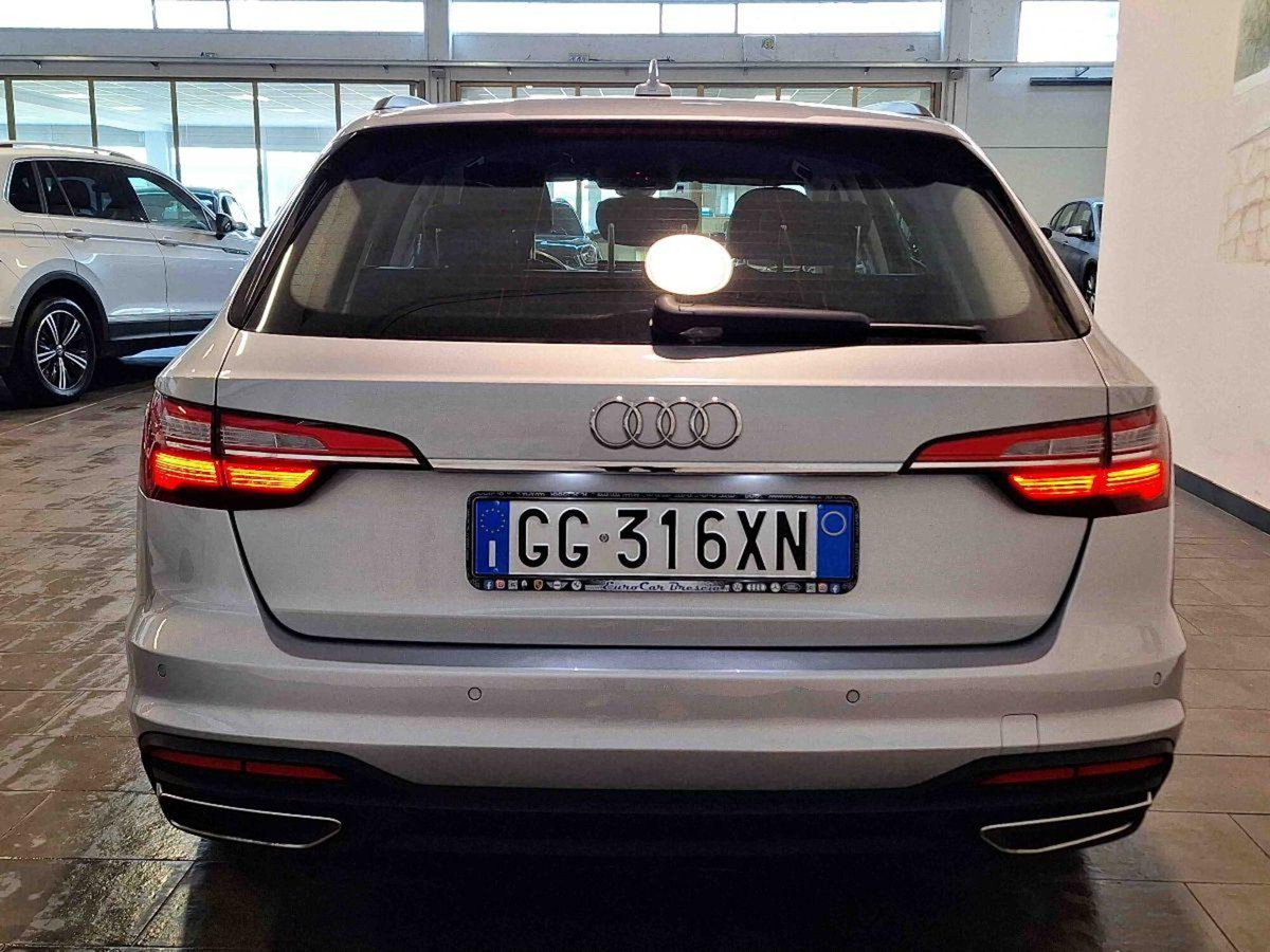 Audi A4 Avant 30 TDI/136 CV S tronic Business Advanced (4)