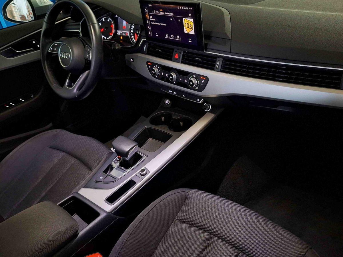 Audi A4 Avant 30 TDI/136 CV S tronic Business Advanced (9)