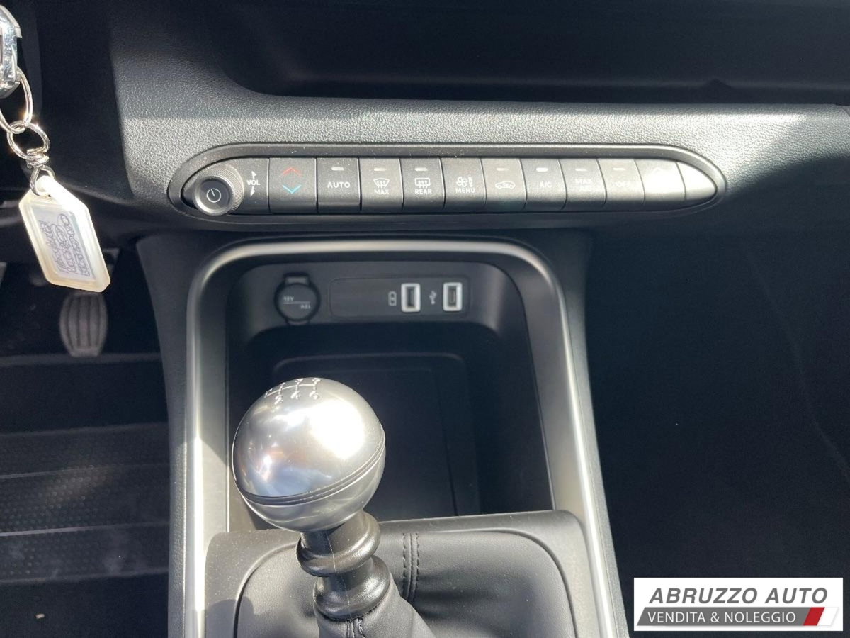 Jeep Avenger 1.2 turbo Altitude fwd 100cv (11)