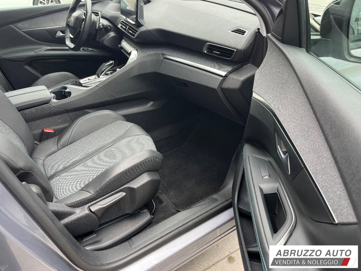 Peugeot 3008 PureTech Turbo 130 S&S EAT8 Allure (14)