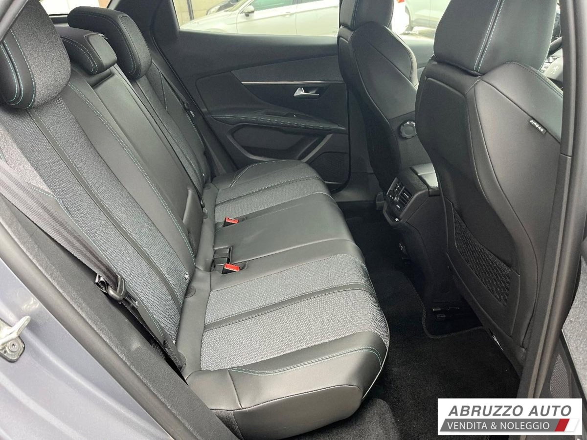 Peugeot 3008 PureTech Turbo 130 S&S EAT8 Allure (15)