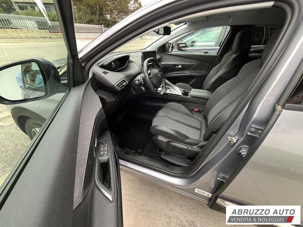 Peugeot 3008 PureTech Turbo 130 S&S EAT8 Allure (8)