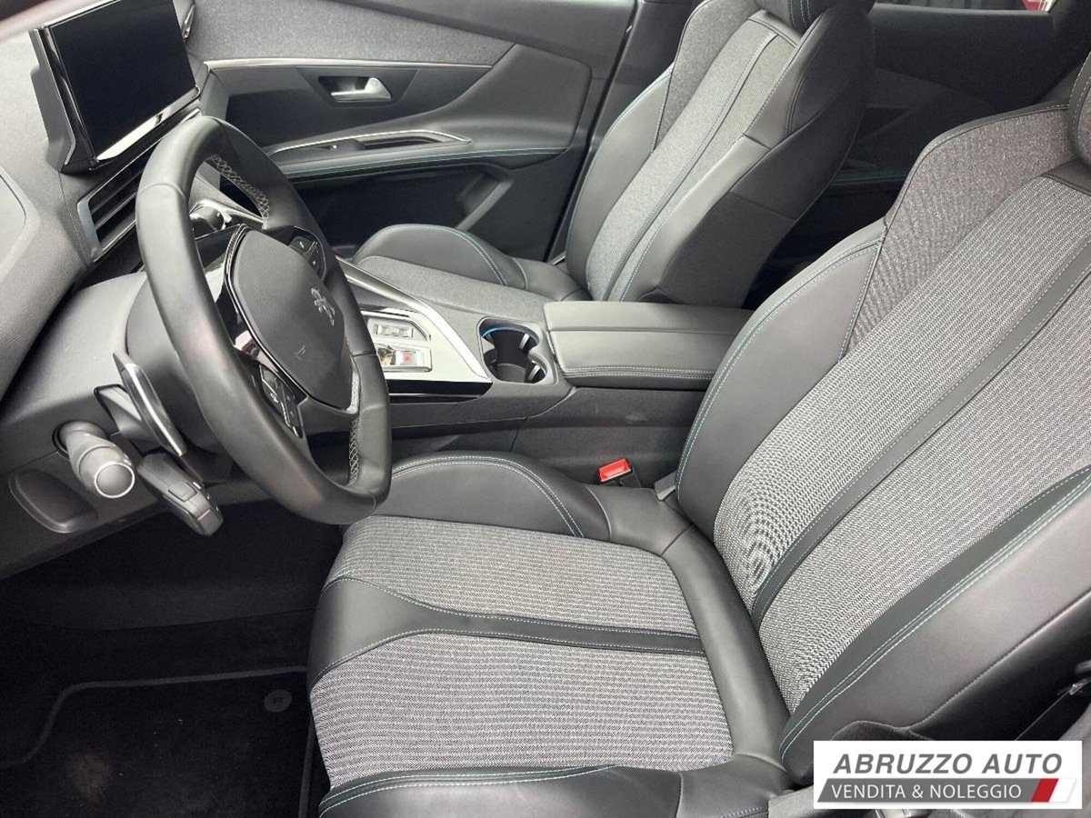 Peugeot 3008 PureTech Turbo 130 S&S EAT8 Allure (9)