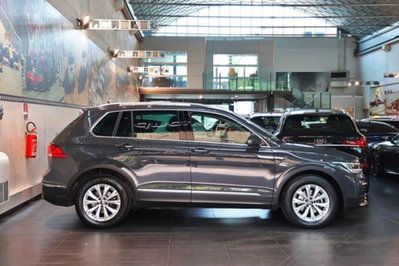 Volkswagen Tiguan 2.0 TDI 150 CV SCR DSG 4MOTION Life (2)