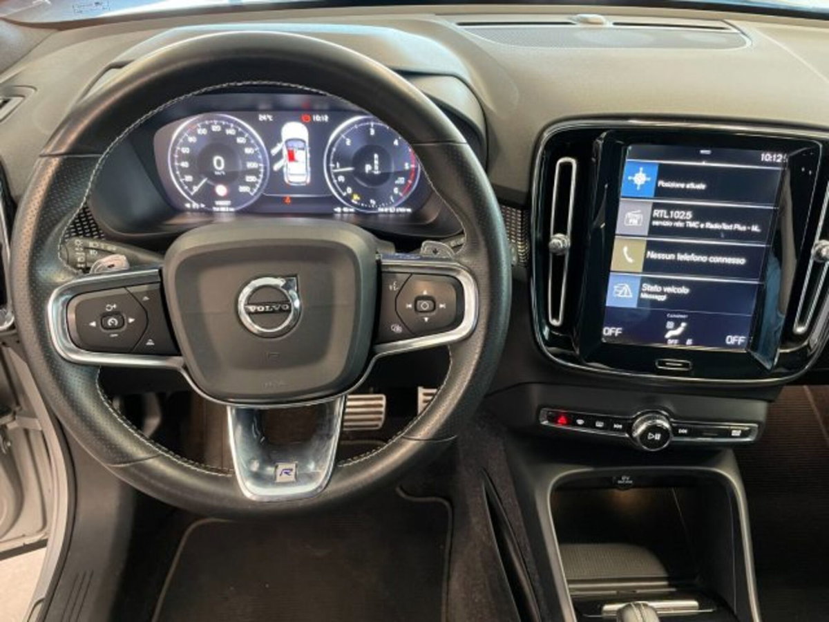Volvo XC40 D4 AWD Geartronic R-design (14)