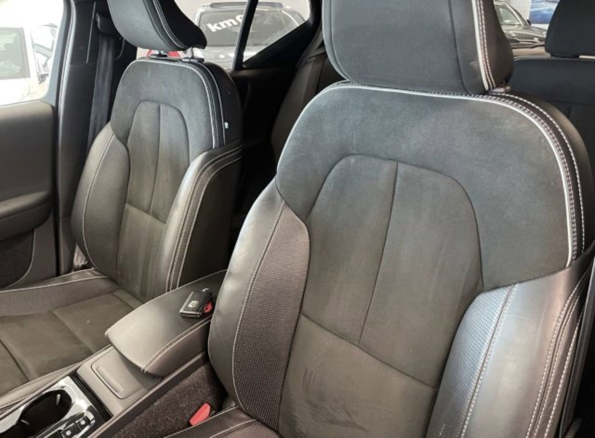 Volvo XC40 D4 AWD Geartronic R-design (15)