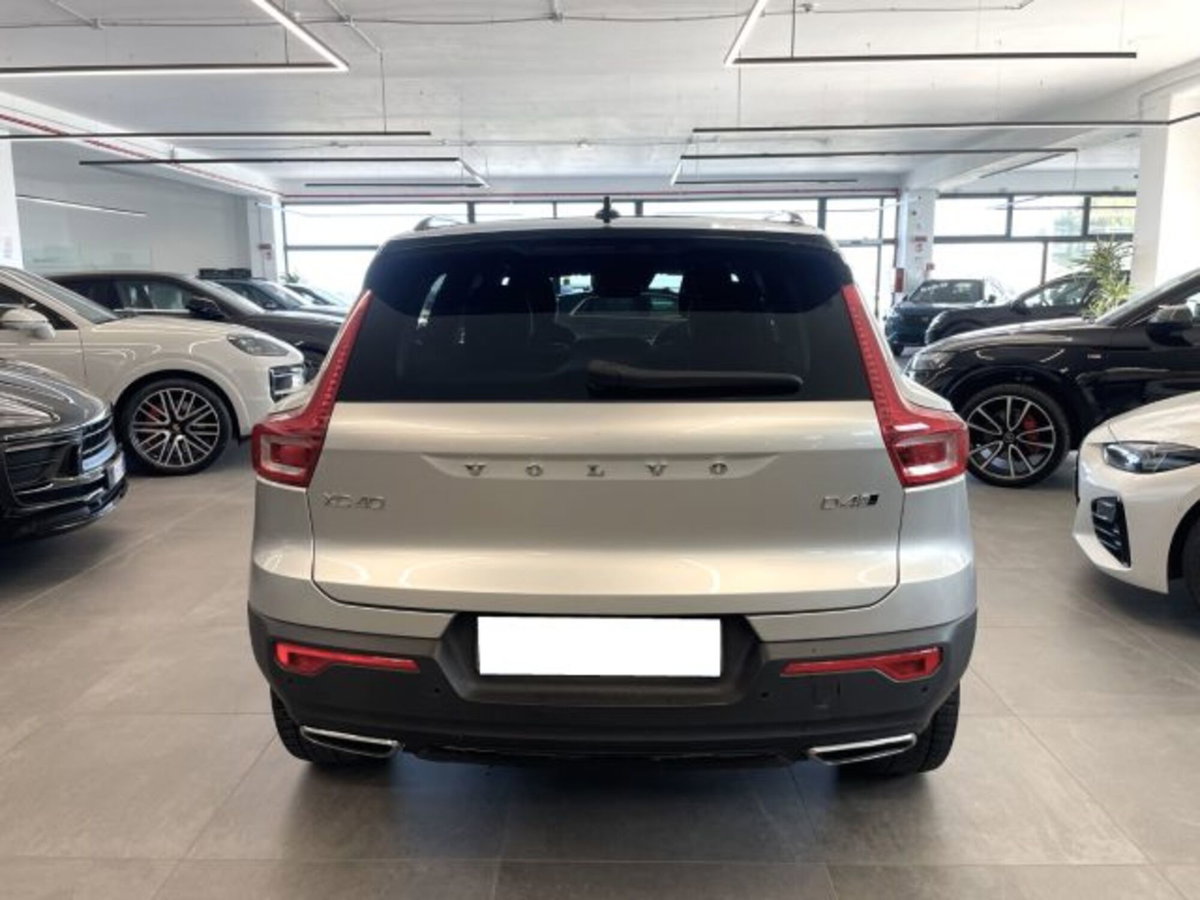 Volvo XC40 D4 AWD Geartronic R-design (9)