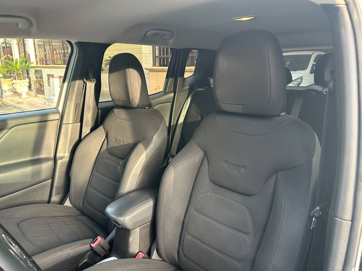 Jeep Renegade 1.6 Mjt 120 CV Limited (18)